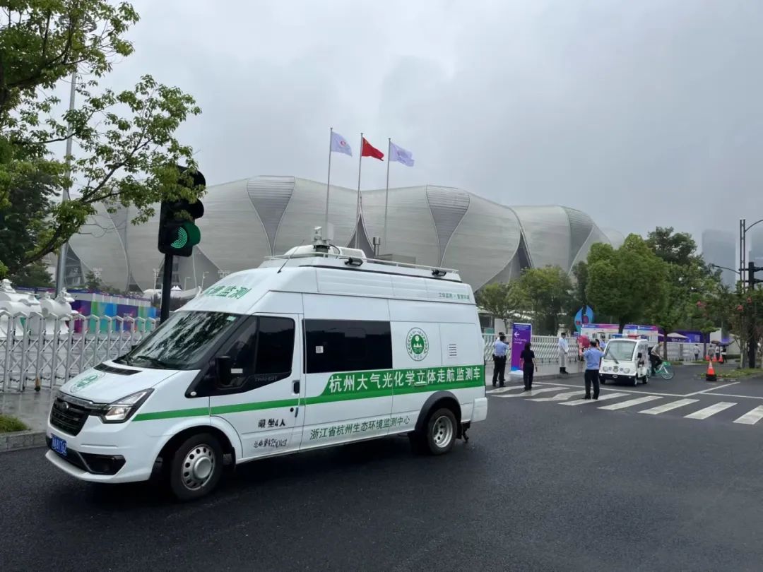 ezweb易利娱乐平台大气走航监测车.jpg